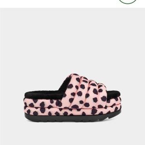 SOLD Xposted UGG Maxi Slides Cheetah print Sz 11